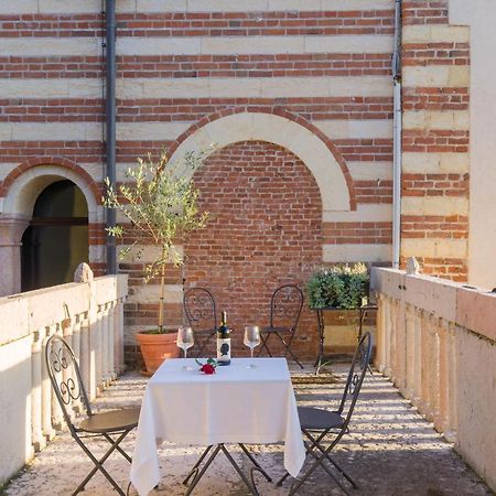 Domus La Costa Apartment Verona Bagian luar foto