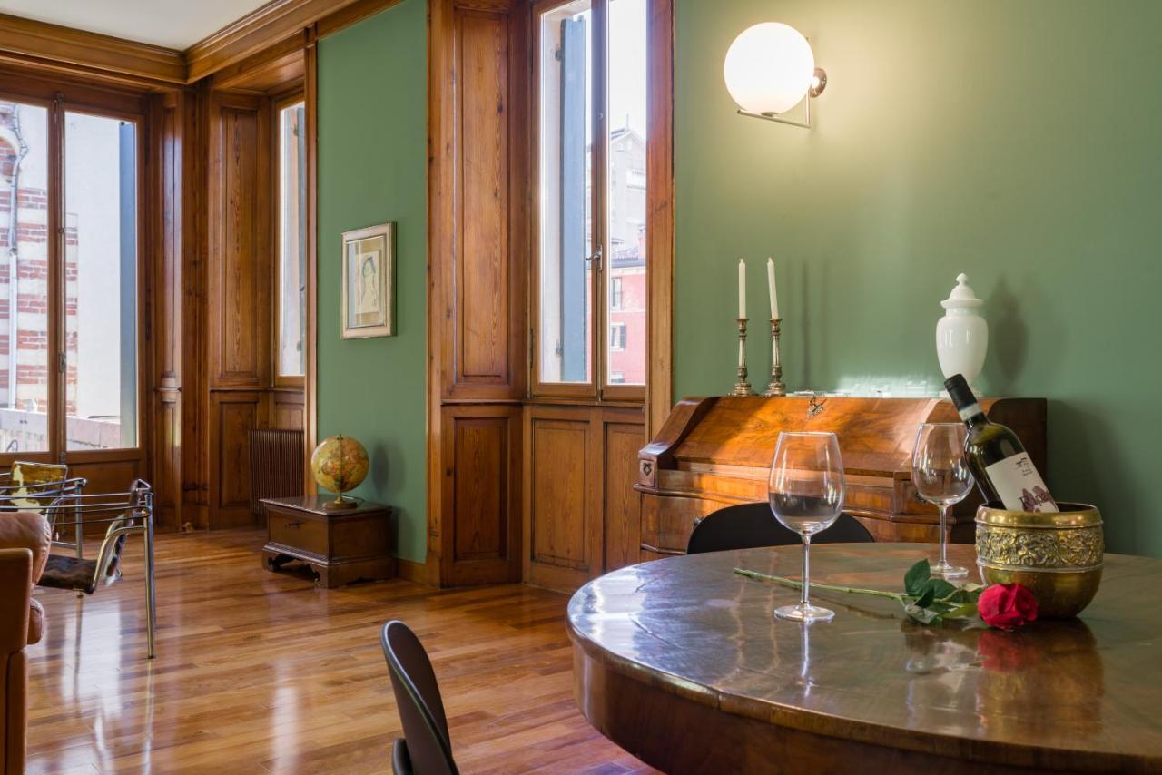 Domus La Costa Apartment Verona Bagian luar foto