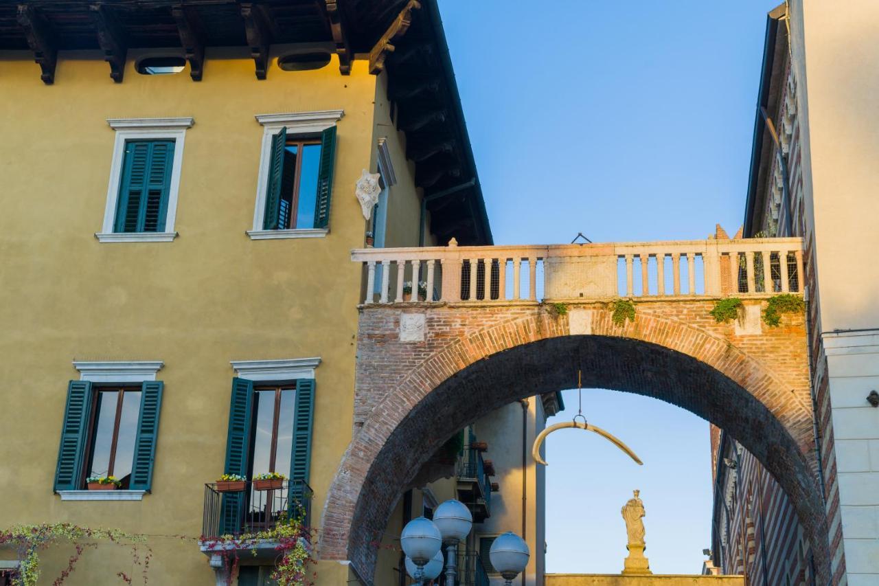 Domus La Costa Apartment Verona Bagian luar foto