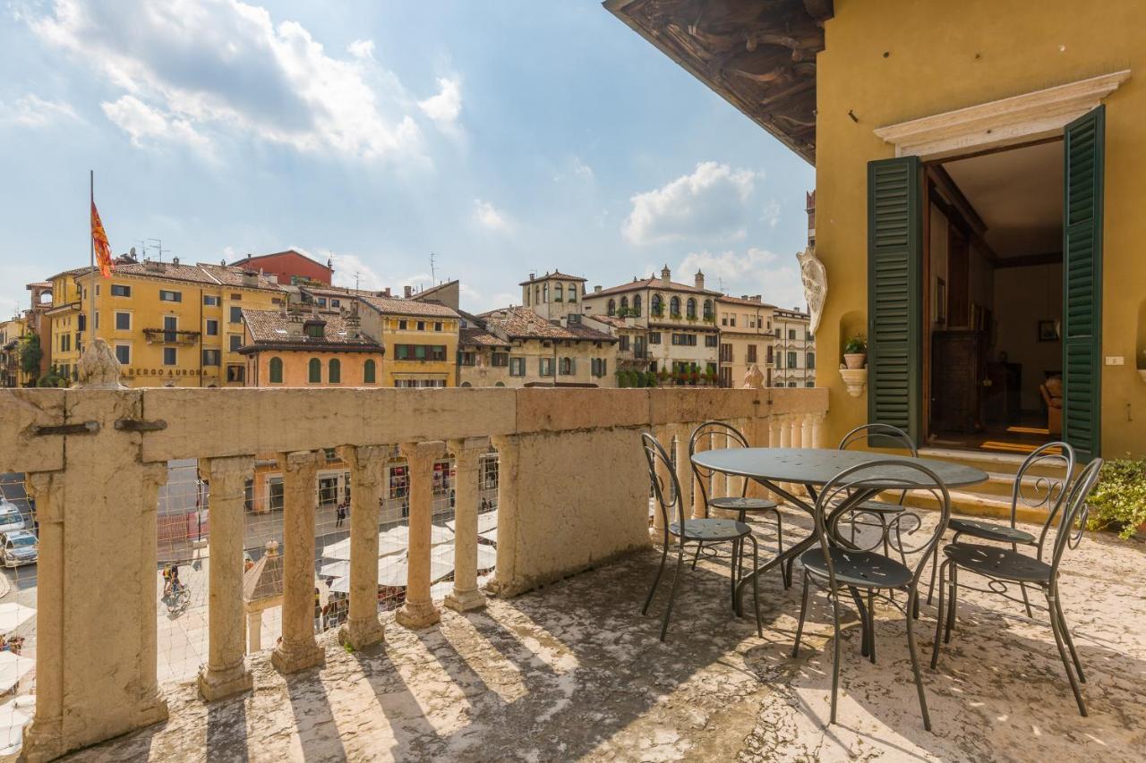 Domus La Costa Apartment Verona Bagian luar foto