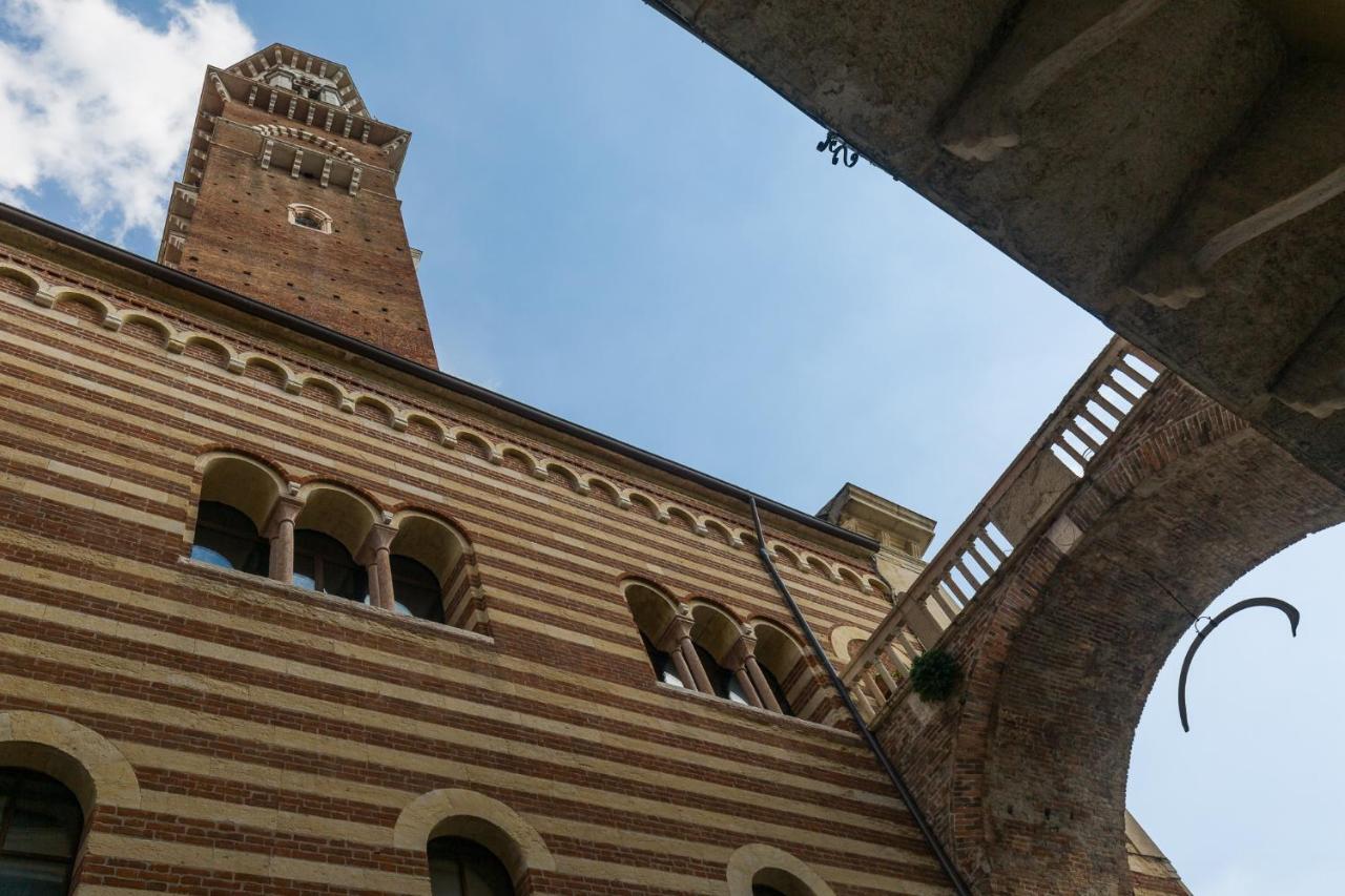 Domus La Costa Apartment Verona Bagian luar foto